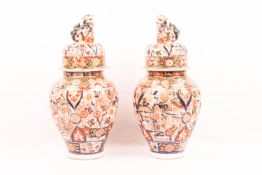 Zwei Imari Vasen