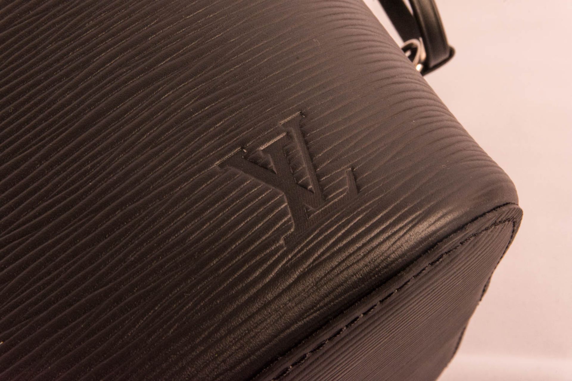 Louis Vuitton, Neverfull MM Epi Leather Noir Electric & Pochette - Bild 8 aus 9