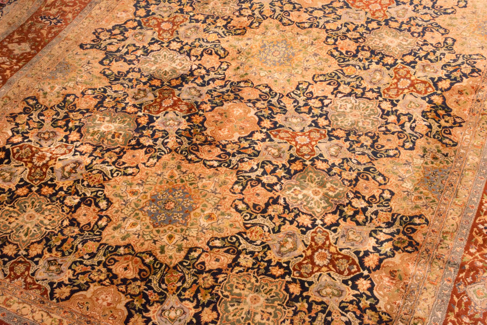 Isfahan Teppich, Seide mit Wolle - Bild 8 aus 11