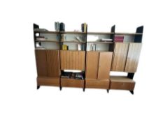 Designer Holzschrank