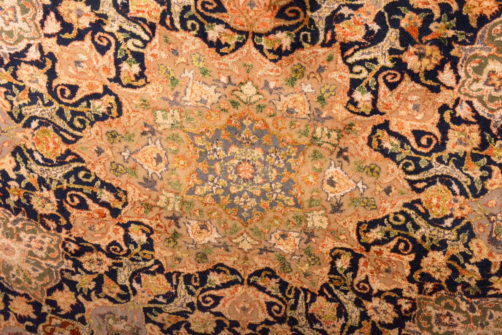 Isfahan Teppich, Seide mit Wolle - Bild 5 aus 11
