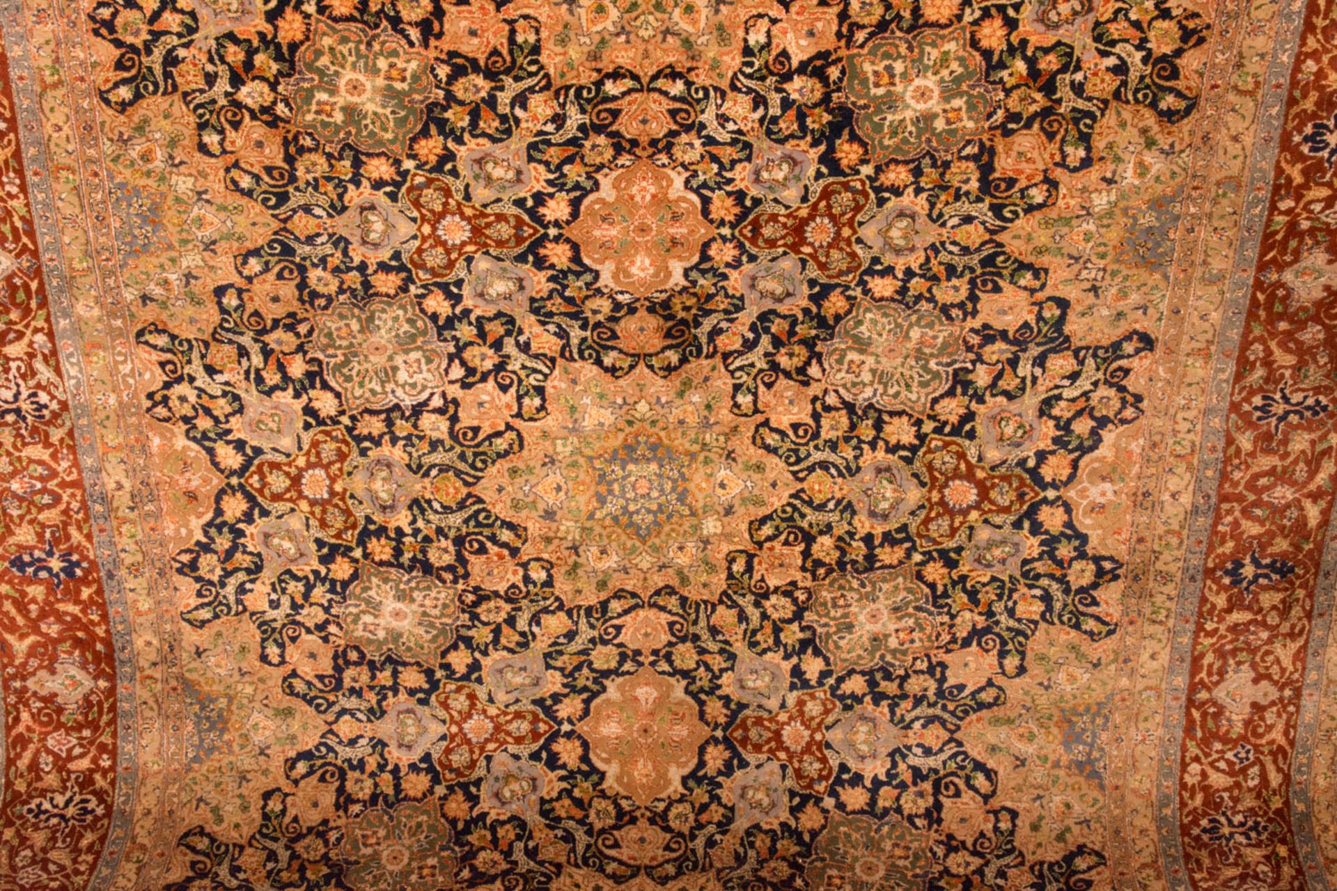 Isfahan Teppich, Seide mit Wolle - Bild 2 aus 11