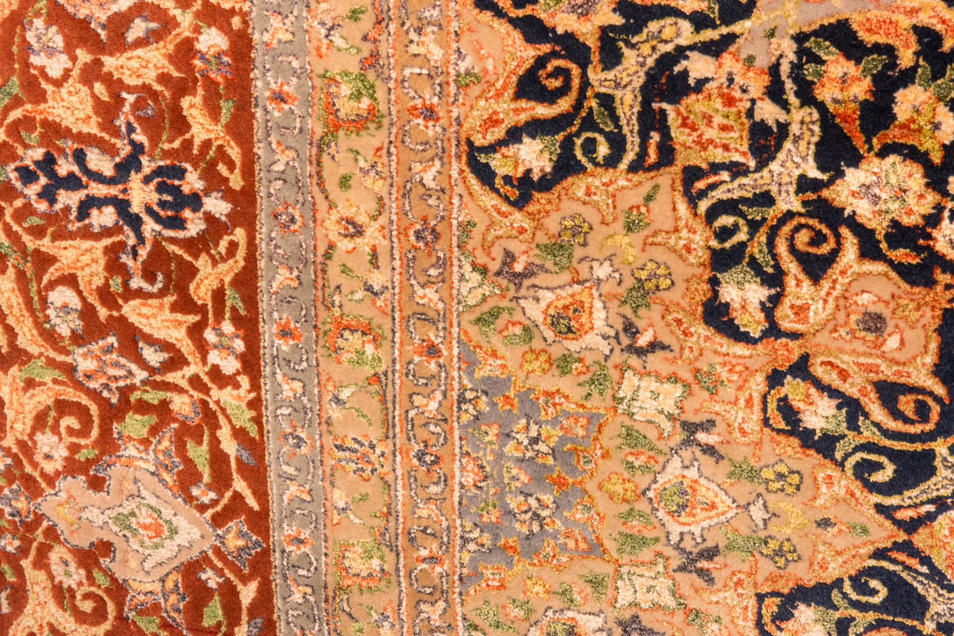 Isfahan Teppich, Seide mit Wolle - Bild 6 aus 11