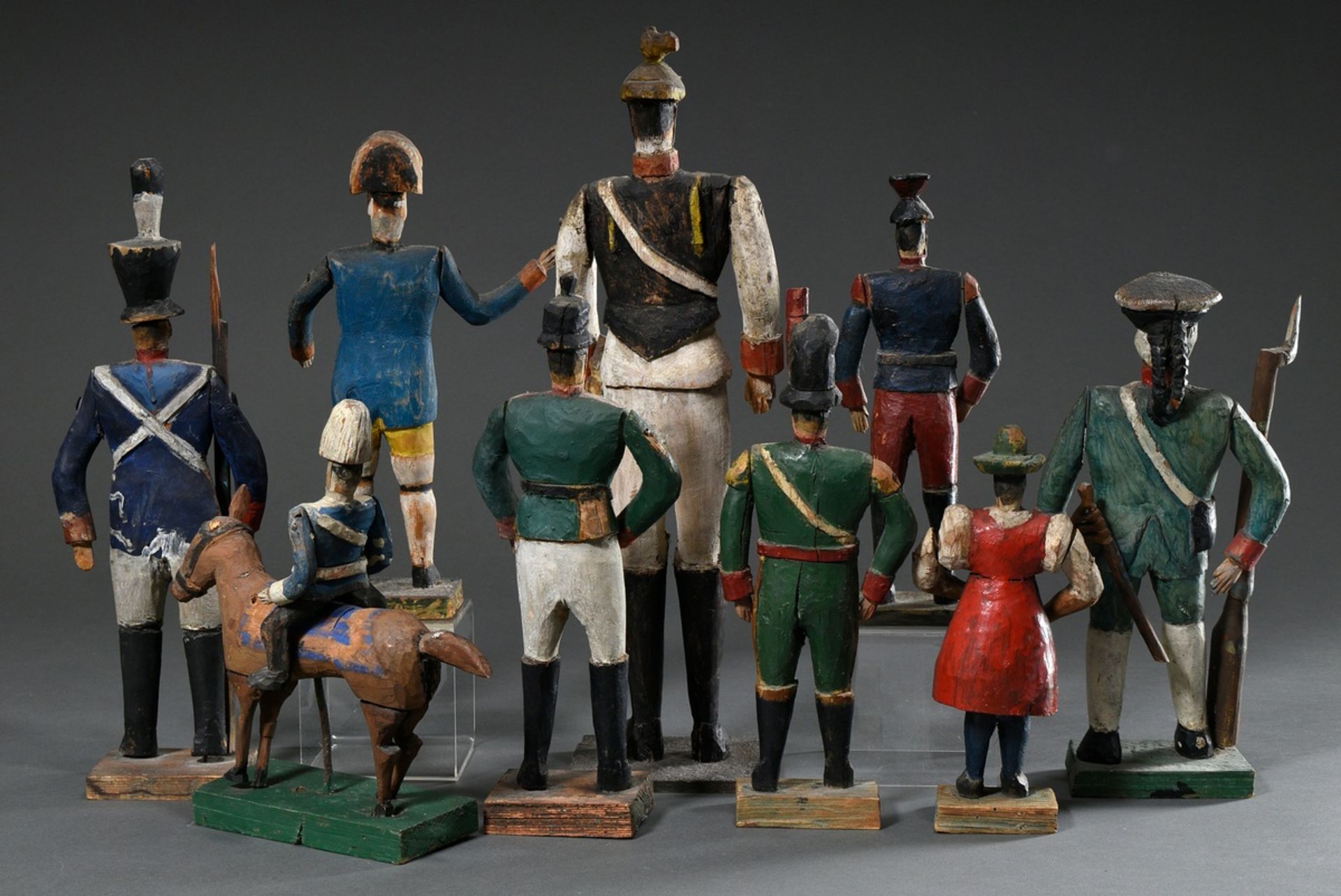9 Various naive figures from Val Gardena "Soldiers in different uniforms from the Napoleonic Wars"  - Image 12 of 13