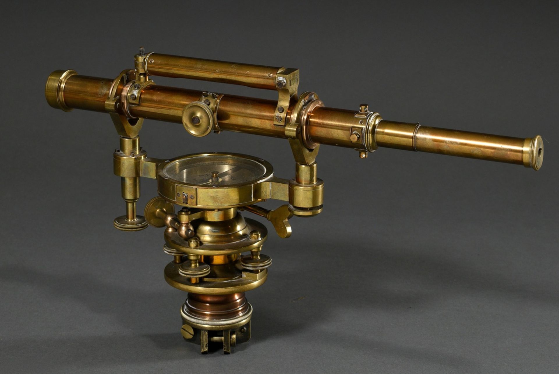 Surveying instrument resp. levelling device with compass "J. M. Hyde, Bristol", brass, 19th c., 24x