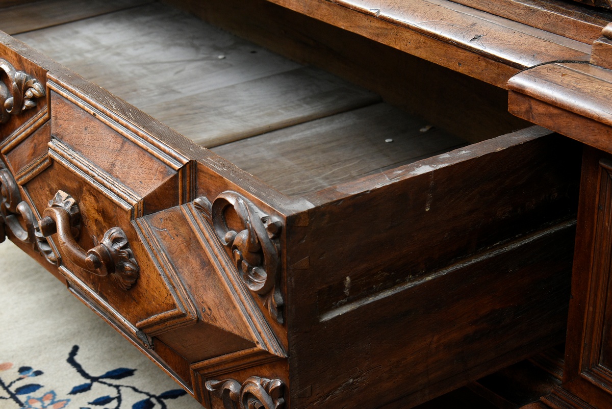 Hamburg hall cupboard, so-called "Schapp" with rich partly fully plastic rocaille, tendril and figu - Image 15 of 21