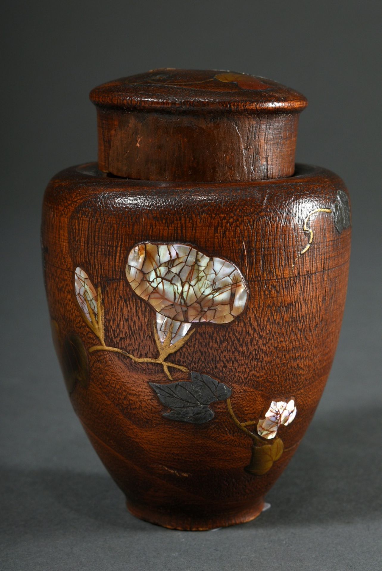 Japanese bamboo "Natsume" tea caddy with Takamaki-e lacquer decor and mother-of-pearl inlays "winch - Image 2 of 8