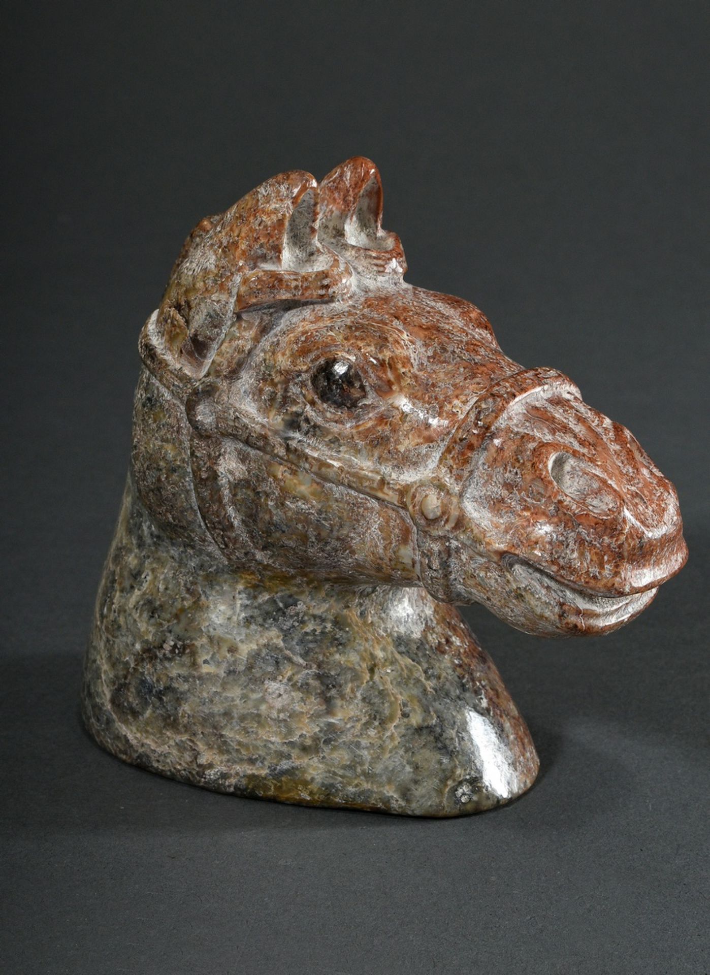 Jade "horse head", bridled and with trimmed mane, in the style of the Han dynasty, partially calcif - Image 2 of 5