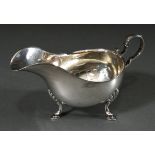 Englische Sauciere auf drei Füßen, MZ: Atkin Brothers, Sheffield 1907, Silber 925, 151g, H. 9cm, le