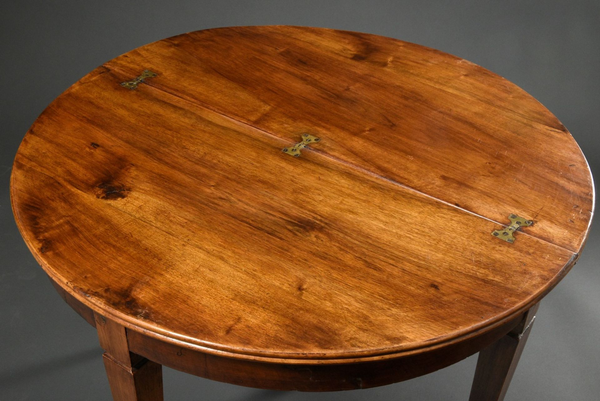 Semicircular console table on pointed legs with folding top, 78x95x48/95cm, mahogany partly faded - Image 5 of 5