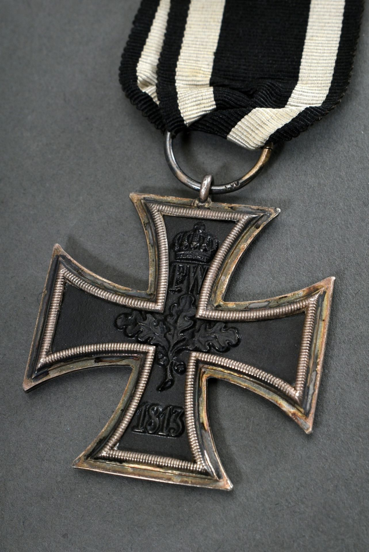 5 Various parts of medals and decorations: 1 Iron Cross 2nd class with ribbon (4,2x4,2cm), 1 Red Cr - Image 6 of 8