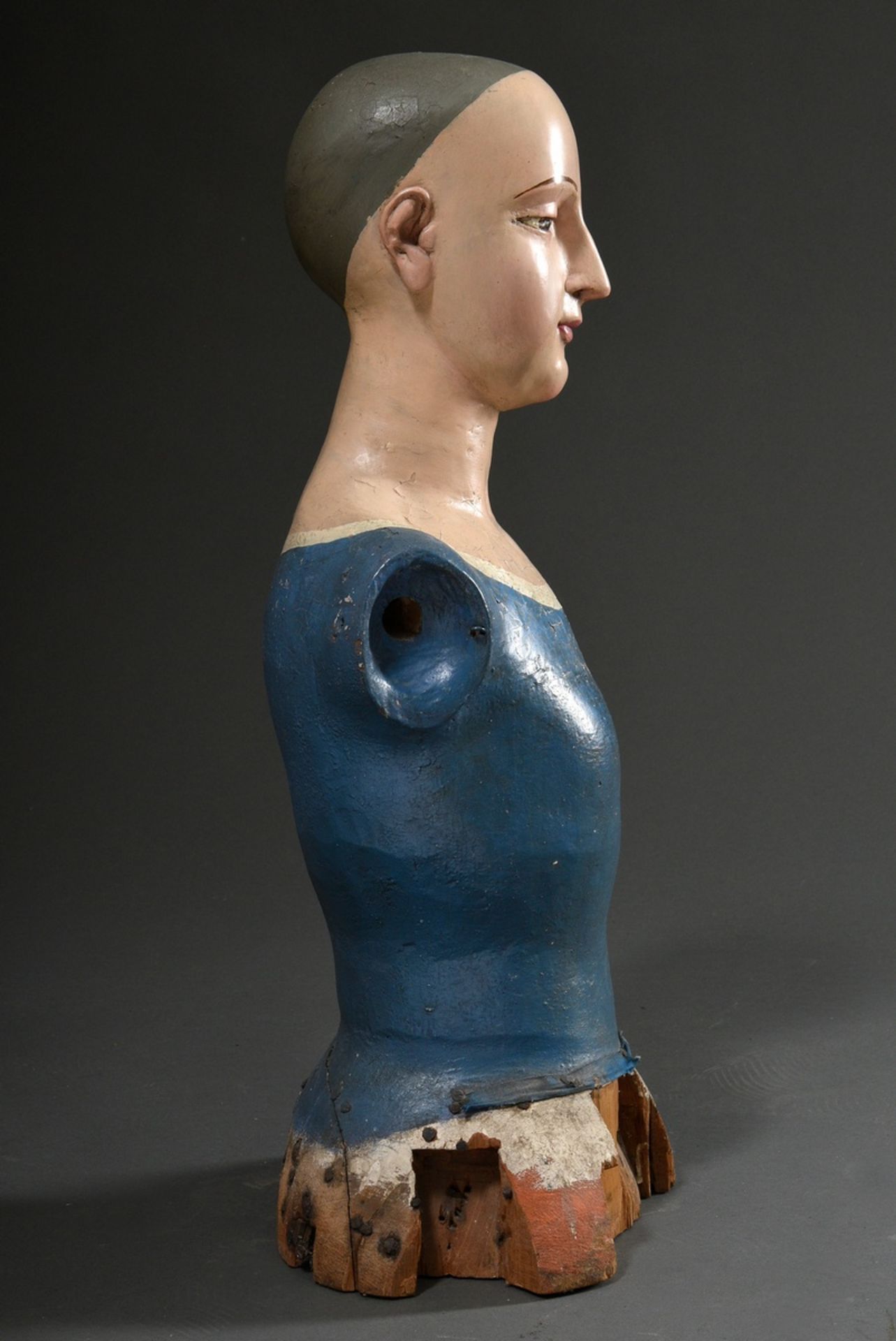 Gate bust of a female processional figure, softwood coloured, 18th/19th century, hight 65cm, chips - Image 4 of 6