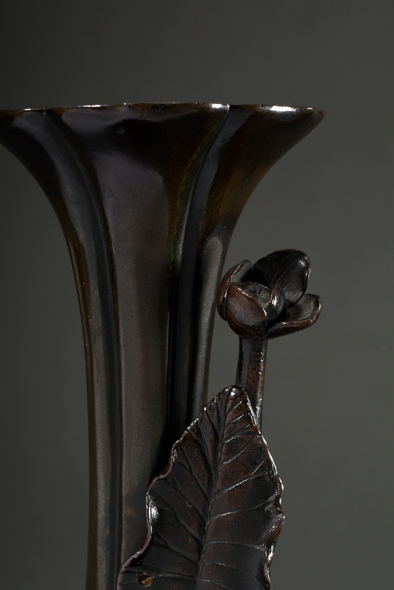 Genryusai Seiya, bronze vase with fully plastic "flower and bird decoration", at the bottom sign. " - Image 3 of 7