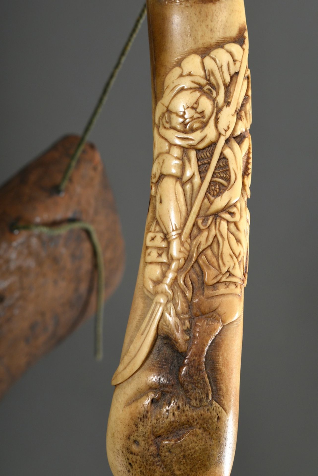 Stag's horn kiseruzutsu with relief carving "Samurai with lance under cherry branch" and leather ta - Image 3 of 5