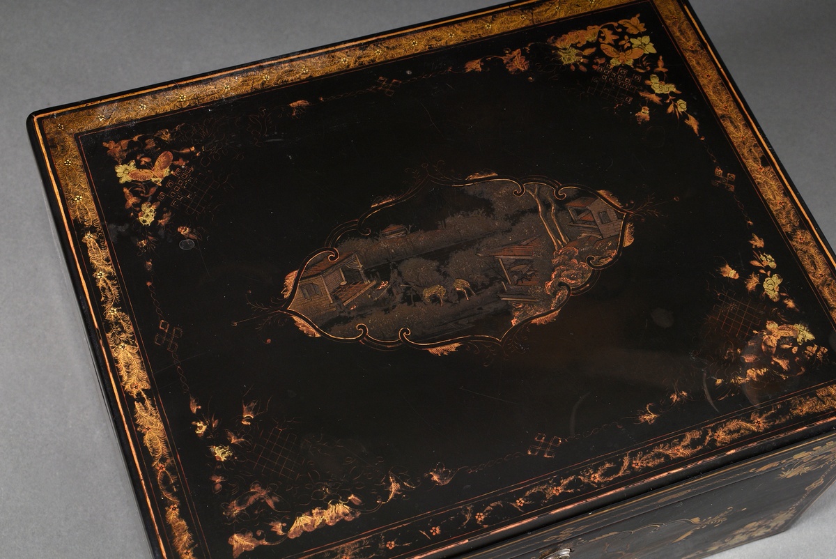 Large Cantonese lacquer tea chest "Landscape Scenes in Reserves", inside 2 pewter containers with c - Image 4 of 6