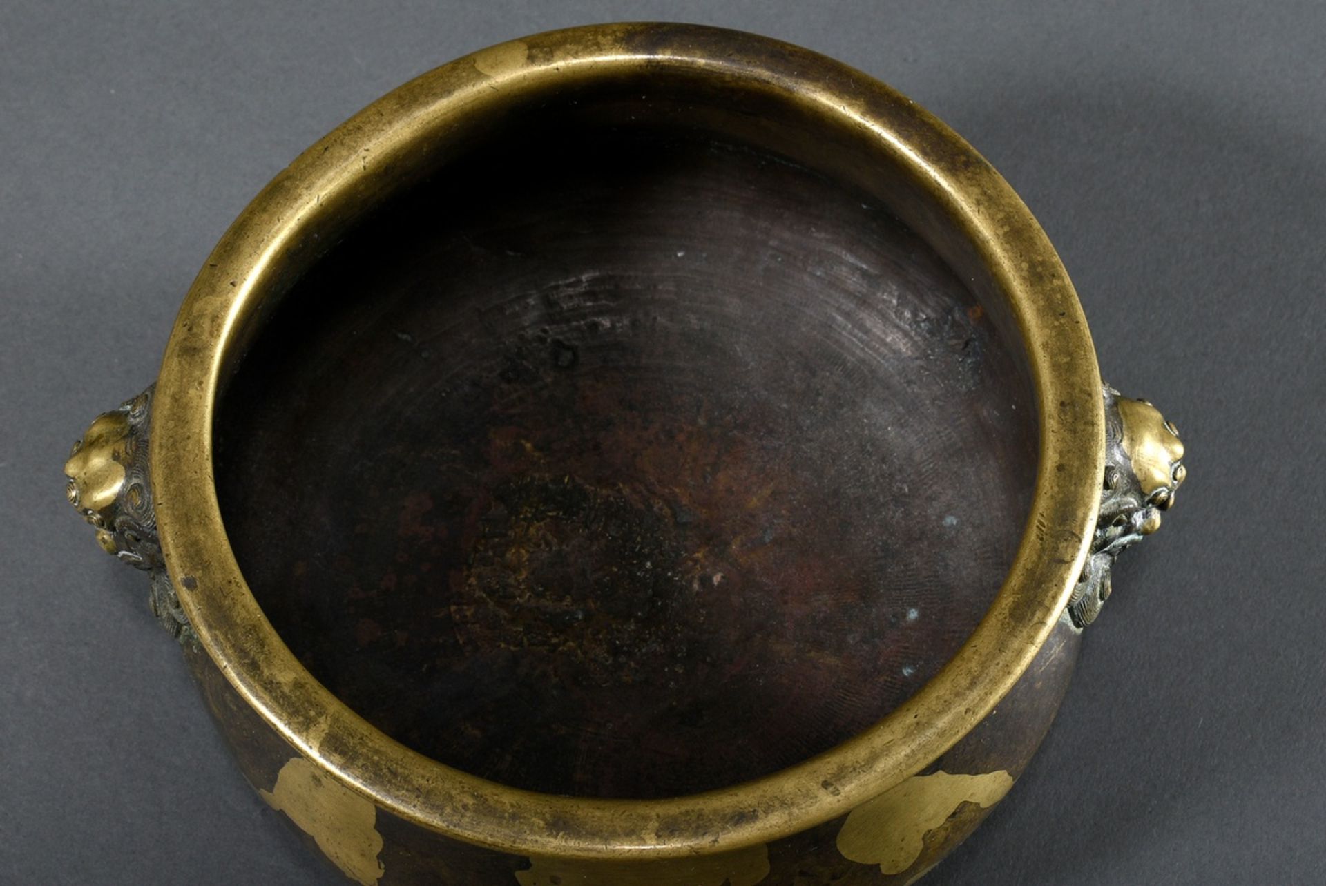 Bronze censer with gold-plated decoration and finely worked lion heads, Qianlong seal mark, on late - Image 6 of 9