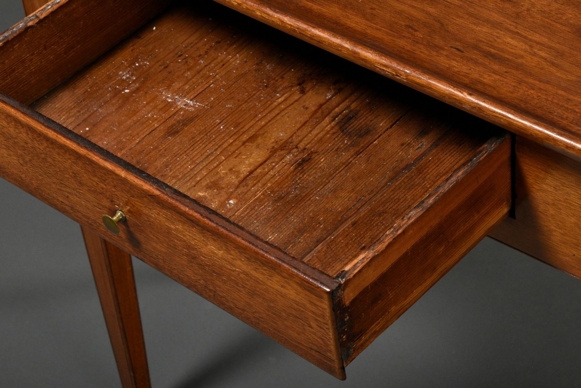 Elegant mahogany tea table with rectangular top and surrounding bead and drawer in the frame, 19th  - Image 3 of 4