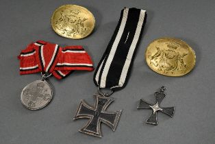 5 Diverse Teile Orden und Ehrenzeichen: 1 Eisernes Kreuz 2. Klasse mit Band (4,2x4,2cm), 1 Rote Kre