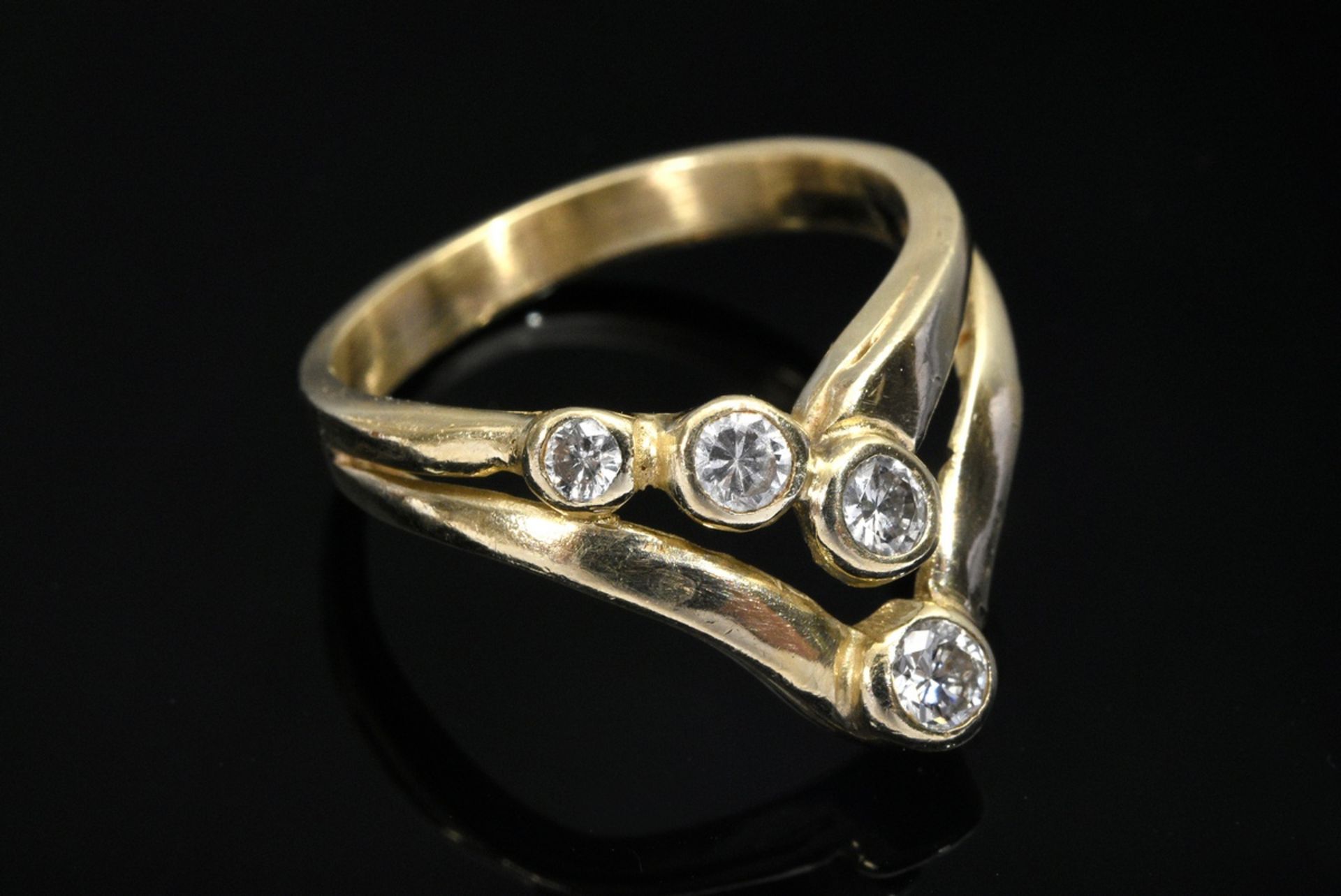 Gelbgold 585 Ring mit 4 Brillanten (zus. ca. 0.25ct/SI/TCR), 3g, Gr. 50 - Bild 2 aus 4