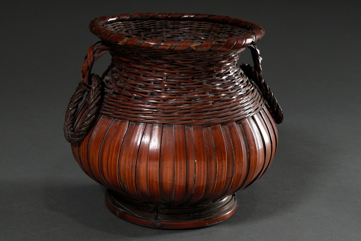 Ikebana basket with handles, lacquered bamboo wickerwork, Japan Meiji/Showa period, h. 21cm - Image 2 of 4