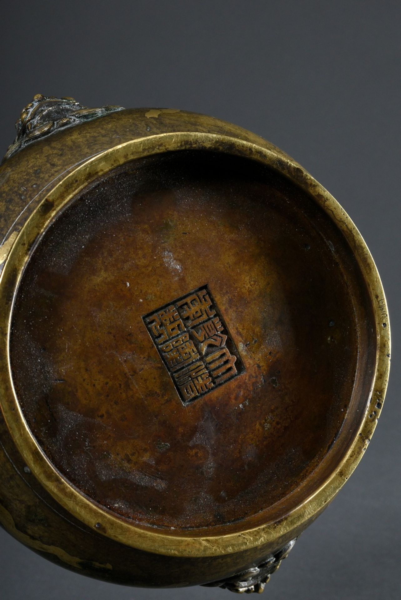 Bronze censer with gold-plated decoration and finely worked lion heads, Qianlong seal mark, on late - Image 7 of 9