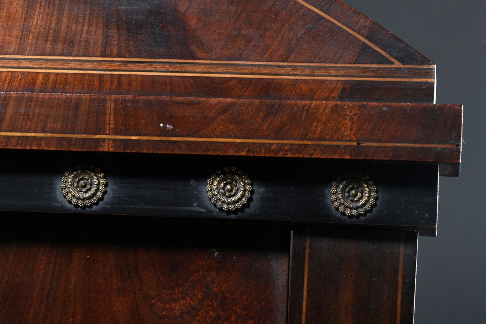 Biedermeier console mirror with floral brass rosettes and fittings on a mahogany frame with ebonise - Image 5 of 8