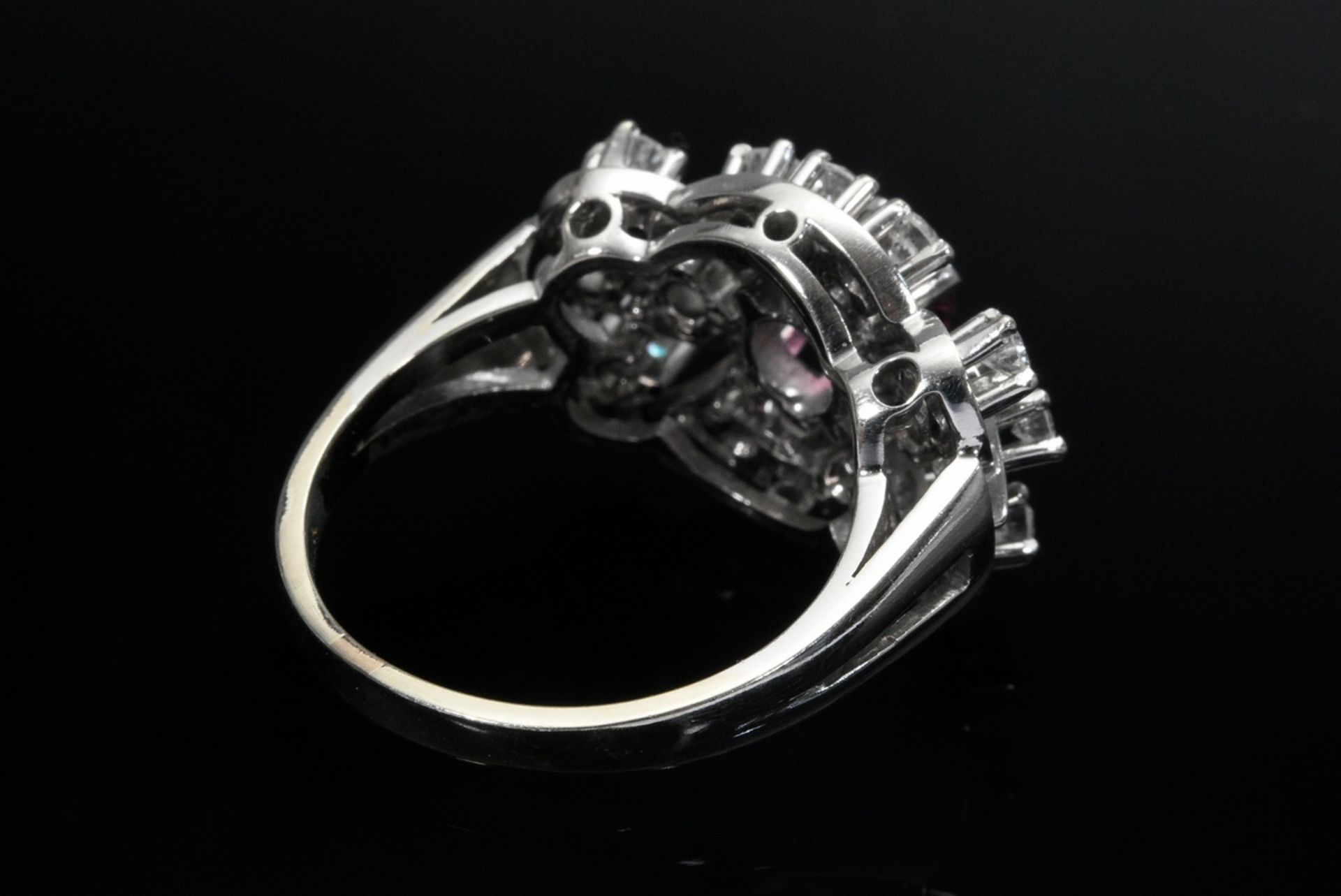 White gold 760 Ring with diamonds (total 0.80ct/VSI-SI/TCR) and centrally set pink tourmaline, circ - Image 4 of 4