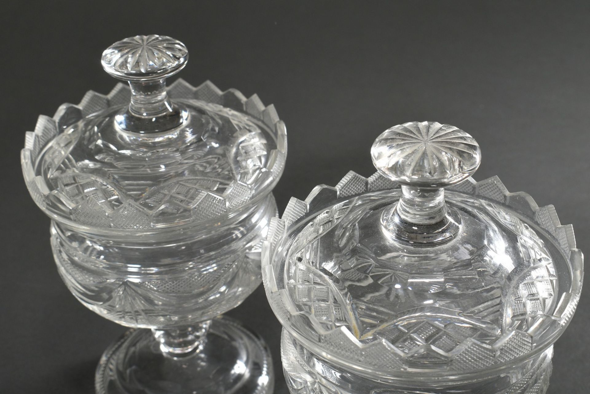Pair of crystal lidded vessels with rich cut, garland decoration, 19th century, h. 19cm, rim crowns - Image 2 of 4