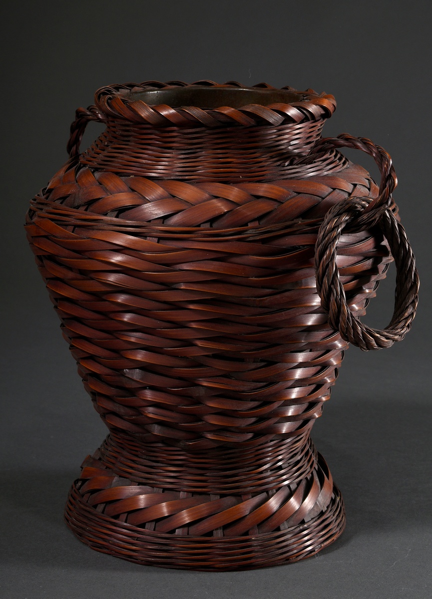 Tall Ikebana basket with handles, bamboo wickerwork, Japan Meiji/Showa period, signed, h. 26,8cm