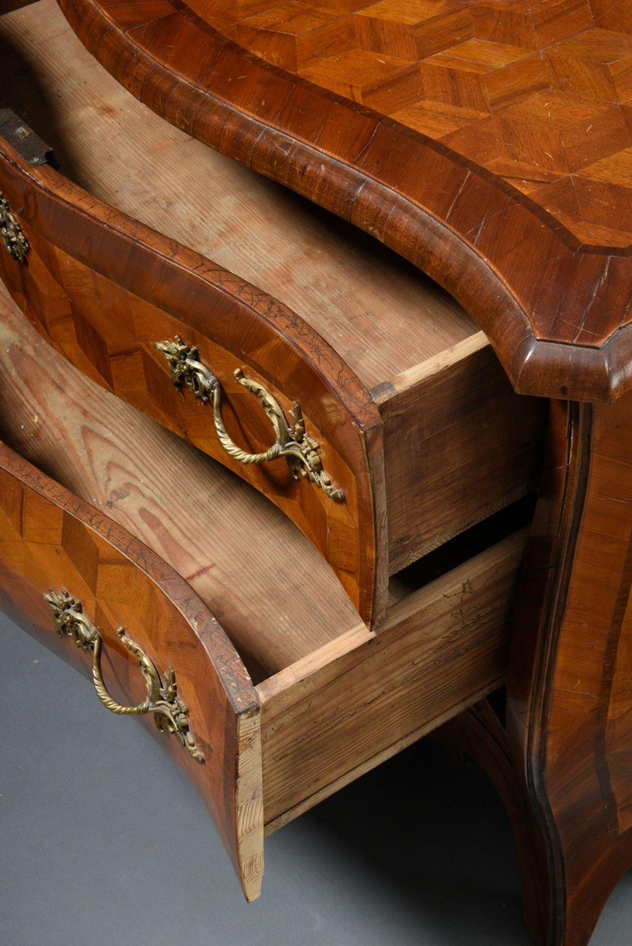 Rare pair of Franconian baroque chests of drawers with cambered corpus and optical cube marquetry a - Image 6 of 15