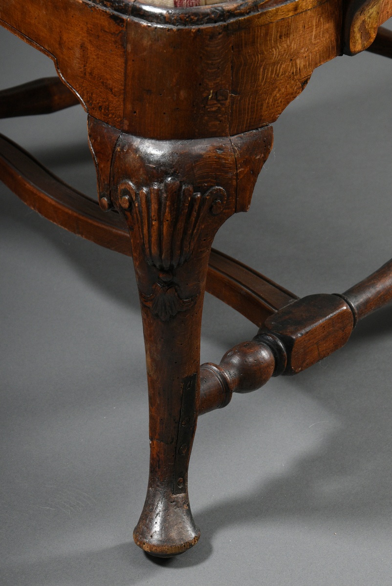 Oak baroque armchair with floral carved backrest, West German 18th century, h. 49/119cm, somewhat u - Image 5 of 6