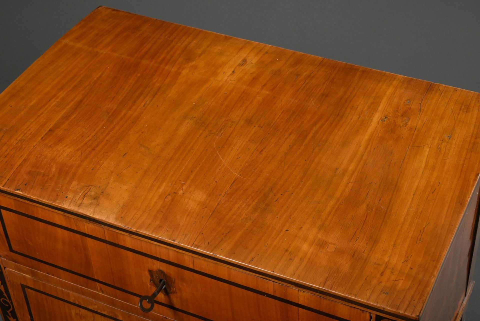 Small console chest on pointed legs with stencilled vines, around 1800/1820, ash partially ebonised - Image 3 of 5