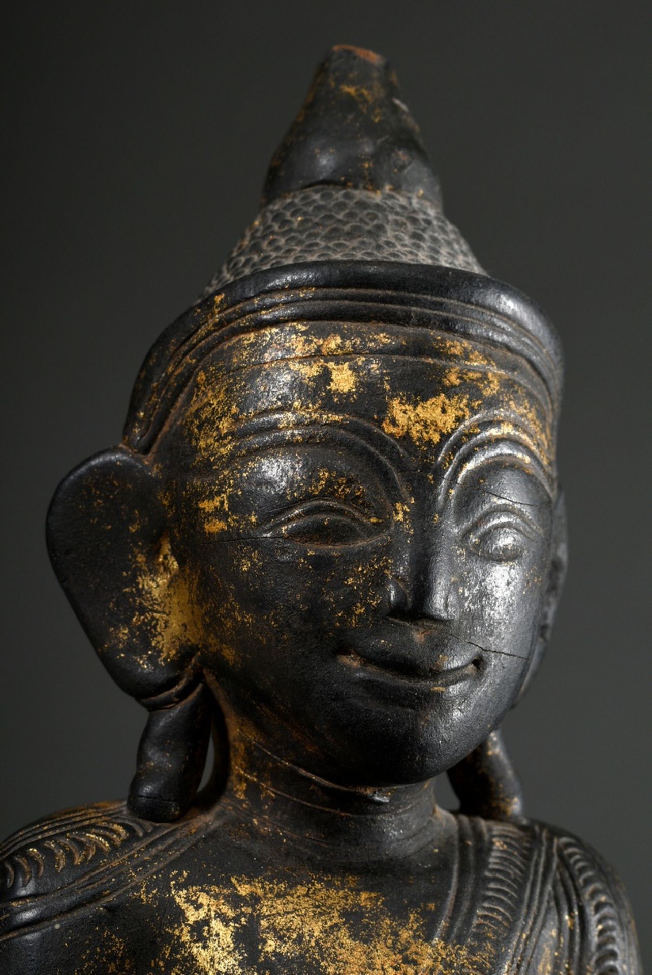 Burmese Buddha in Shan style, Bhumisparsha Mudra, carved wood, lacquered and remains of gilding, Bu - Image 5 of 5