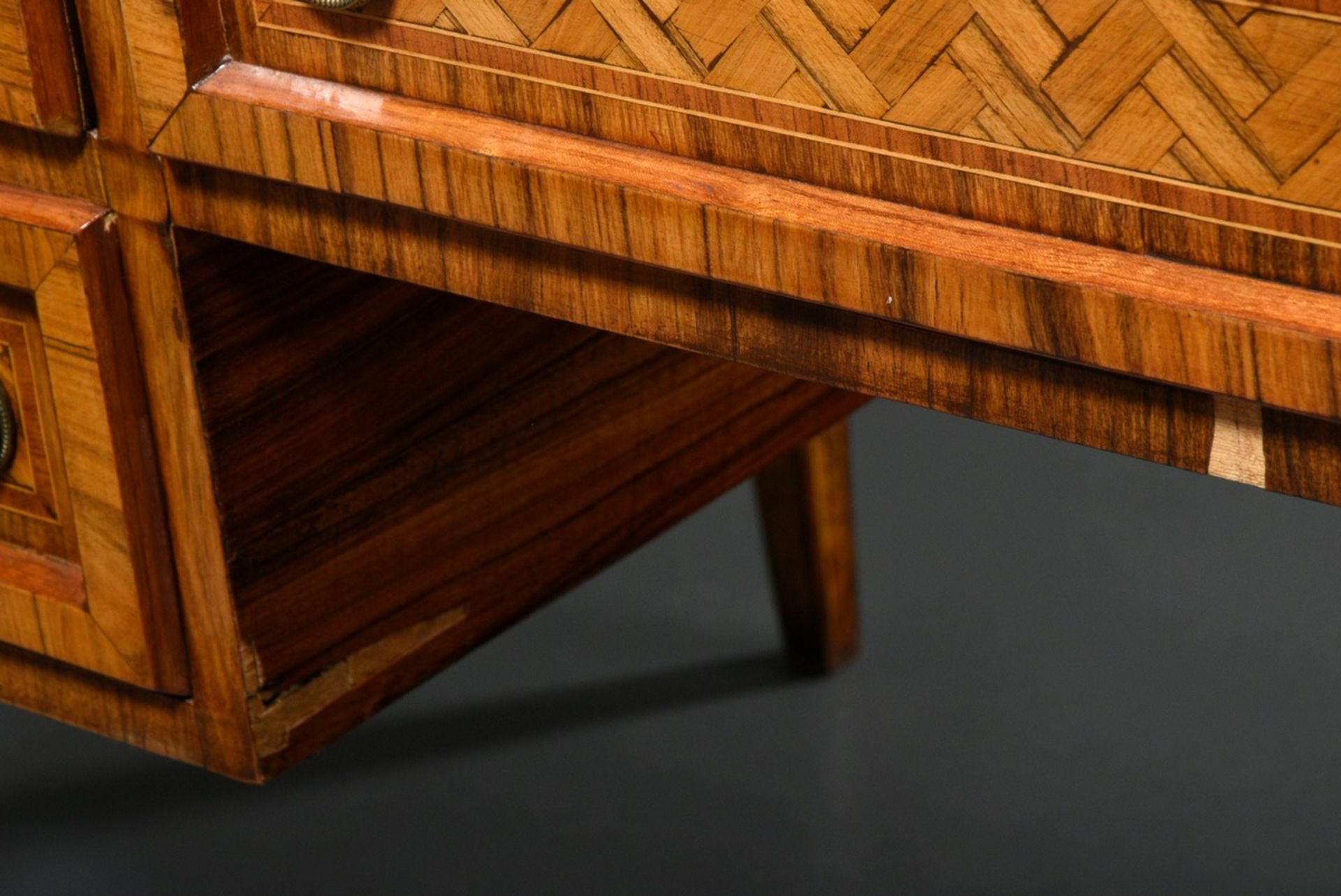 Representative free standing desk in Louis XVI style with herringbone veneer and gold punched leath - Image 8 of 12