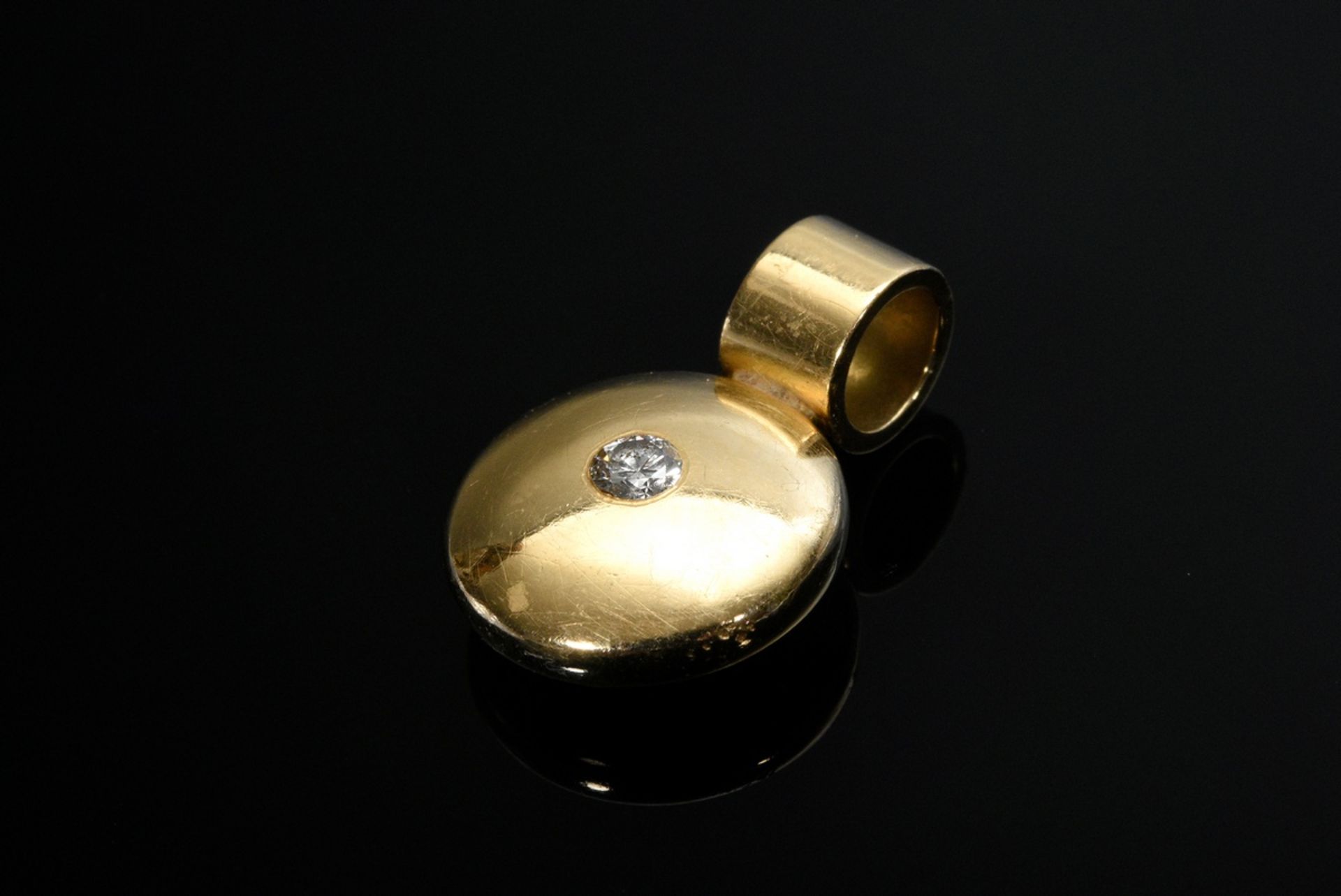 Moderner Gelbgold 750 Ketten Anhänger in ellipsoider Form mit Brillant (ca. 0.08ct/P2/W), 5,6g, 2x1