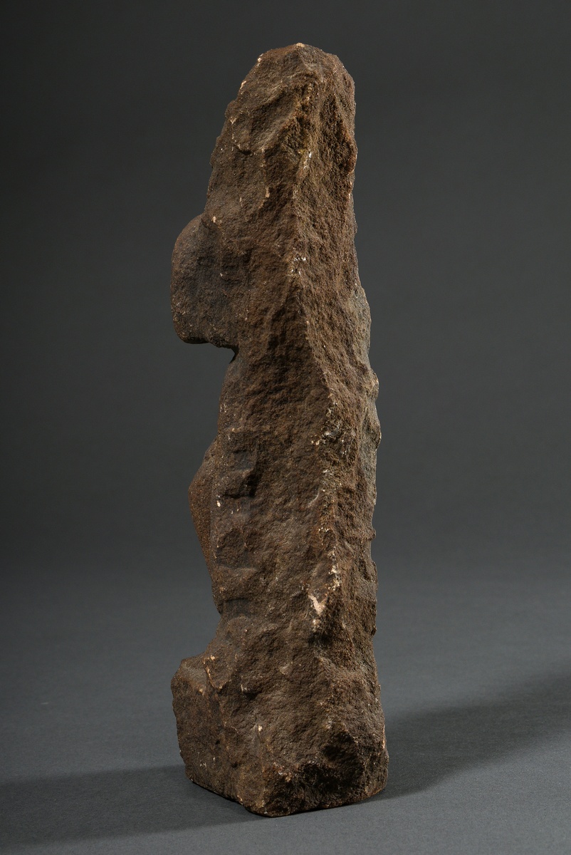 Limestone "Female Adorant", probably Chola dynasty 10th-12th century, h. 25.5cm, traces of age, lat - Image 3 of 5