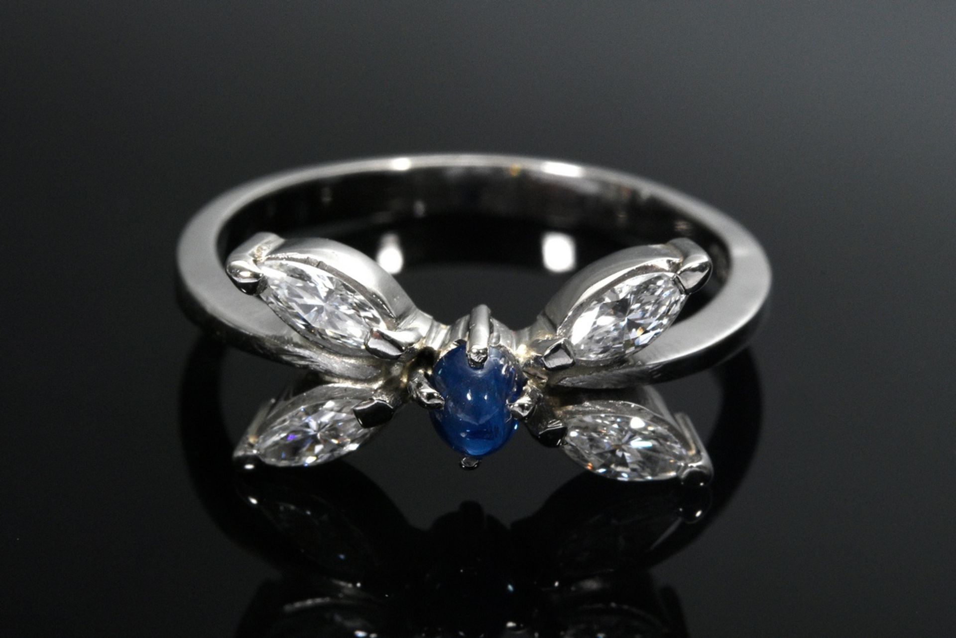 White gold 750 loop ring with 4 diamond navettes (together approx. 0.52ct/VSI/TCR) and light blue s - Image 2 of 4