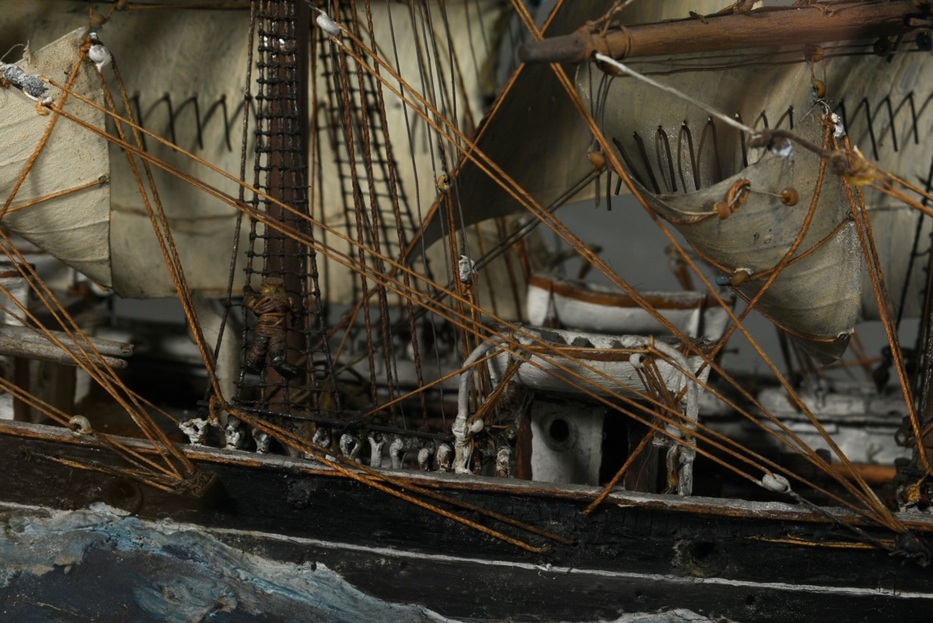 Diorama with full-ship model "Four-master 'Tellus'", around 1900, 41,5x66,5x28,5cm, small defects,  - Image 8 of 12