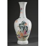 Balustervase auf hohem Standring mit szenischer Famille Rose Malerei "Unsterbliche in Landschaft mi