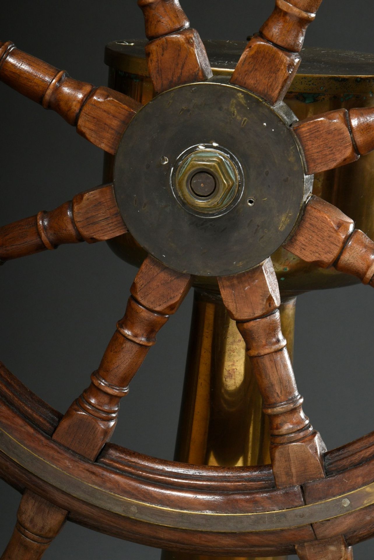 Steering station "John Hastie & Co. Ltd, Engineers-Greenock/ HG7523/4", wood and brass, 1. half 20t - Image 3 of 6