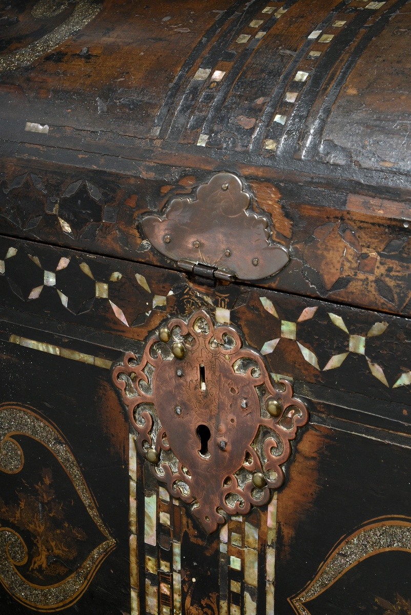 Museal Nanban Urushi lacquer chest with mother-of-pearl inlays and gold lacquer painting, Japan Mom - Image 7 of 11