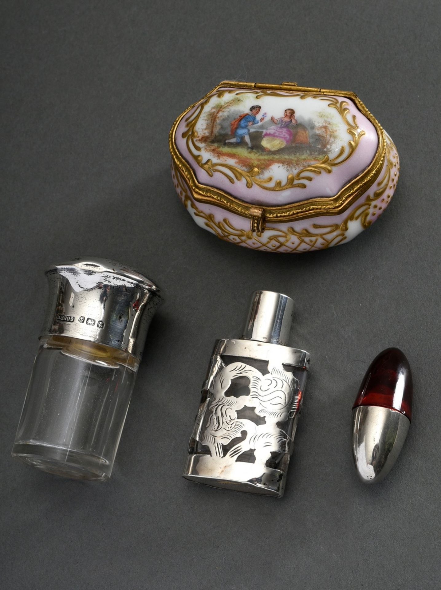 4 Various pieces Objets d'Art, 20th century: 2 flacons with silver 925 mount and colourless glass b