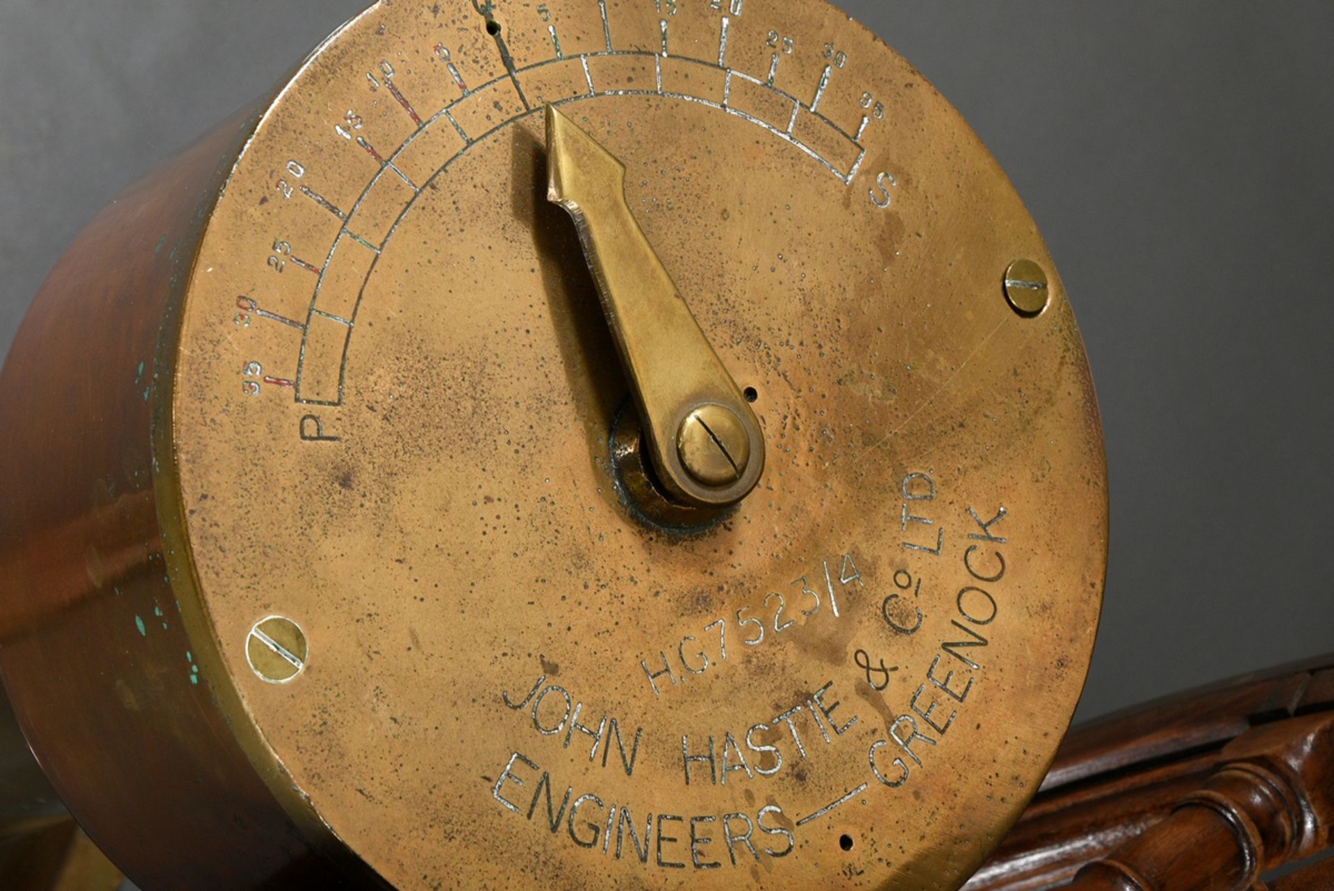 Steering station "John Hastie & Co. Ltd, Engineers-Greenock/ HG7523/4", wood and brass, 1. half 20t - Image 6 of 6