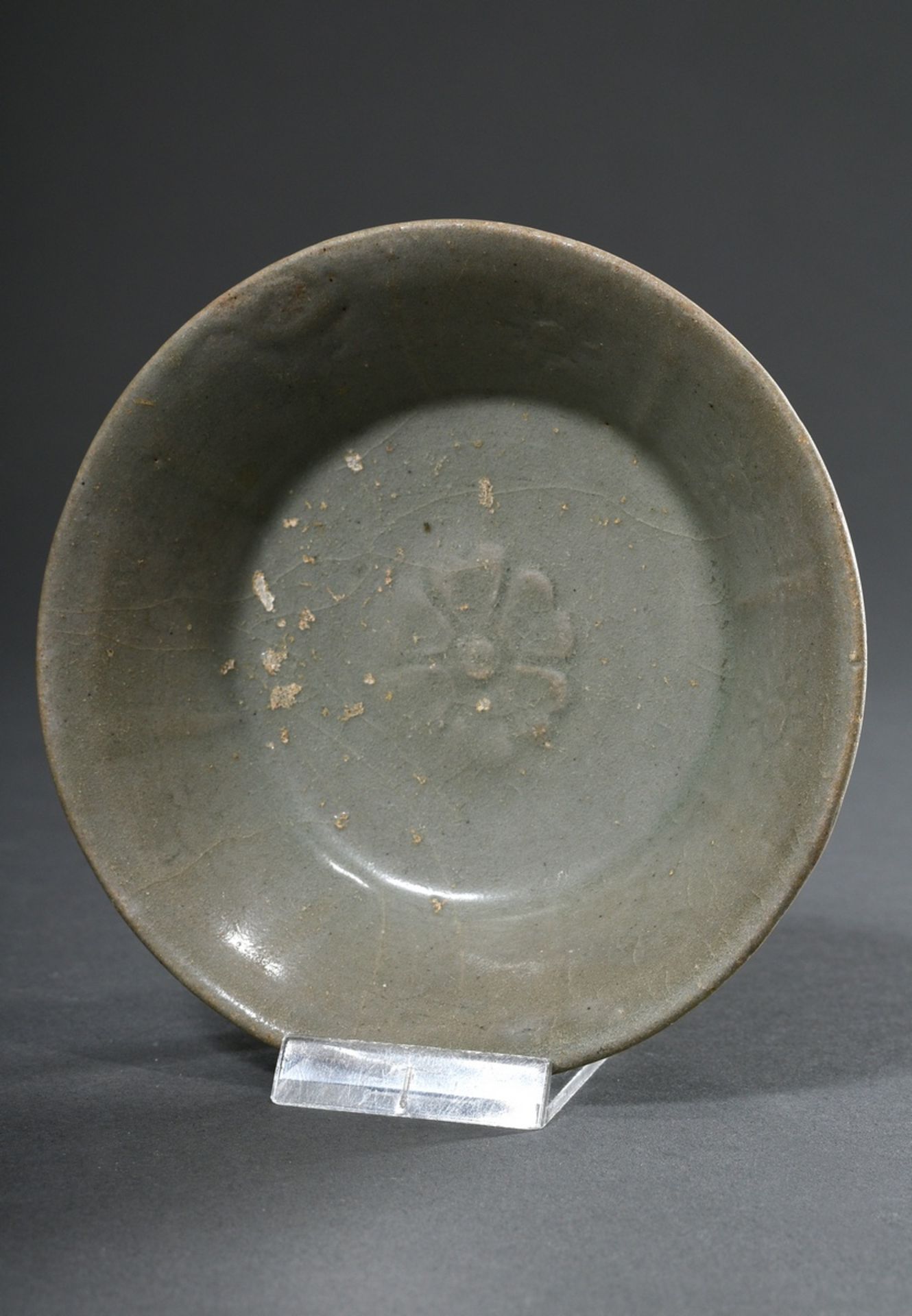 Small bowl with celadon glaze and modelled floral decoration, Korea Joseon Dynasty, h. 3.7 Ø 12.8cm