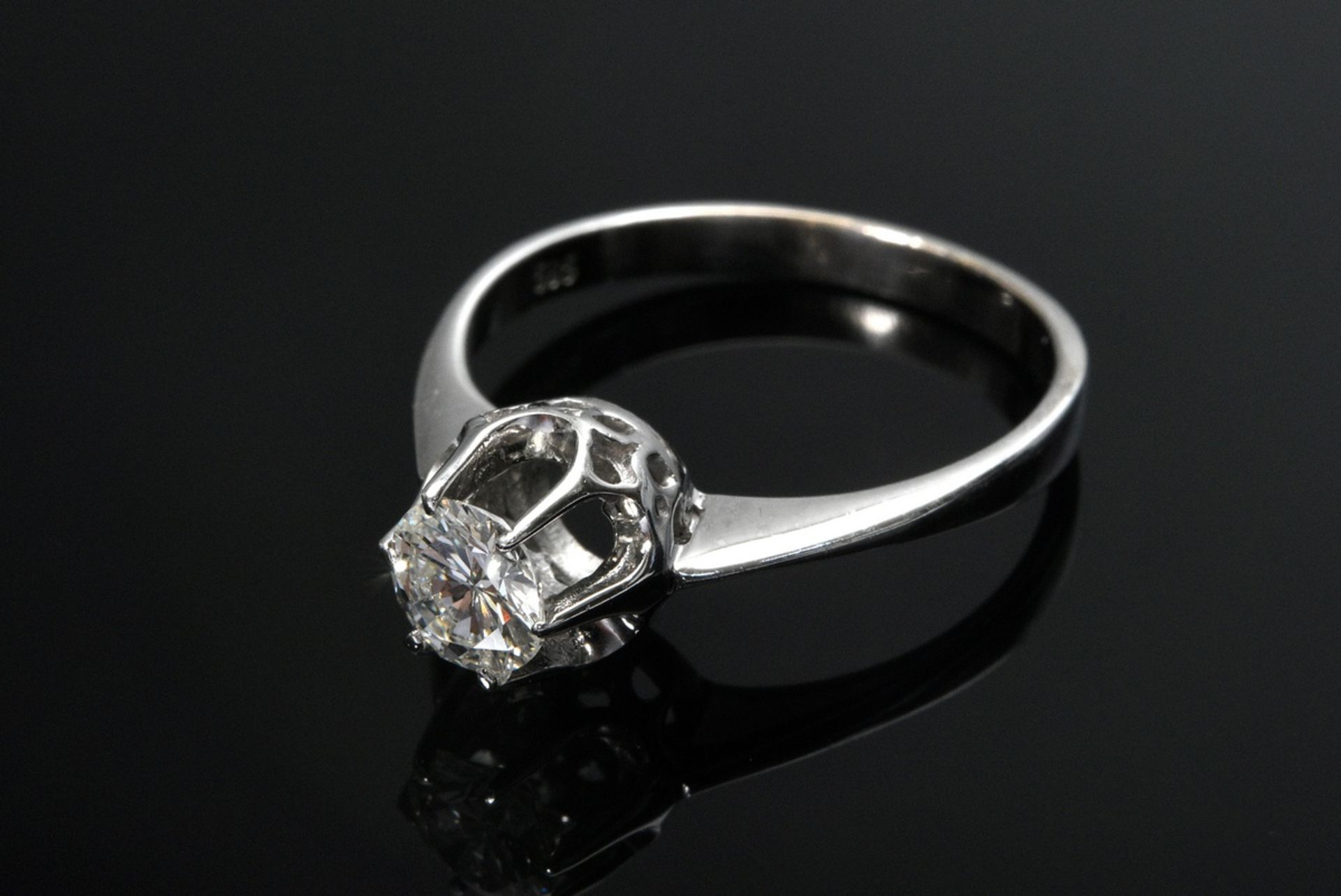 Classic white gold 585 diamond solitaire ring (approx. 0.58ct/ SI/CR) in crown setting, 3.1g, size  - Image 2 of 4