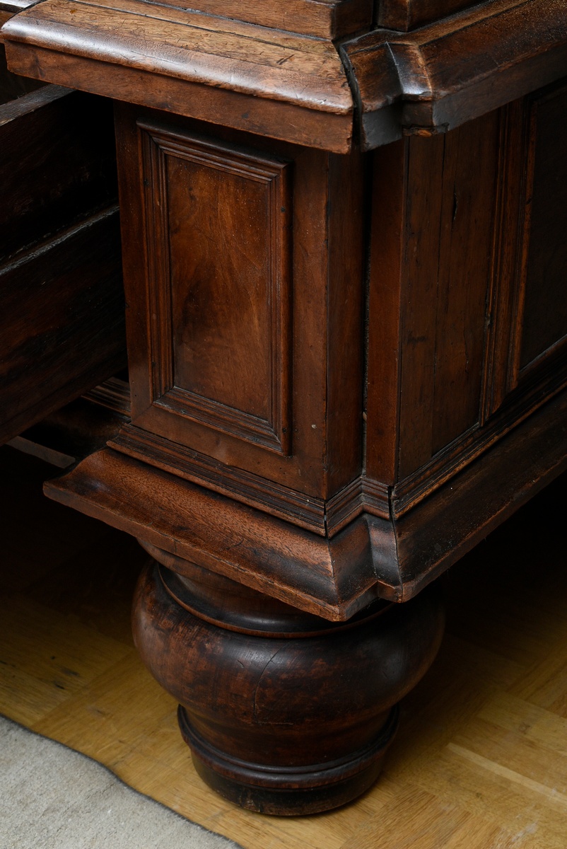 Hamburg hall cupboard, so-called "Schapp" with rich partly fully plastic rocaille, tendril and figu - Image 16 of 21