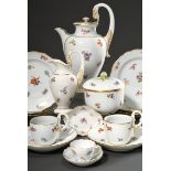 17 Teile Meissen Kaffeeservice "Streublume" in Empire Form, z.T. mit Schwanenhenkeln, um 1900: 1 Ka