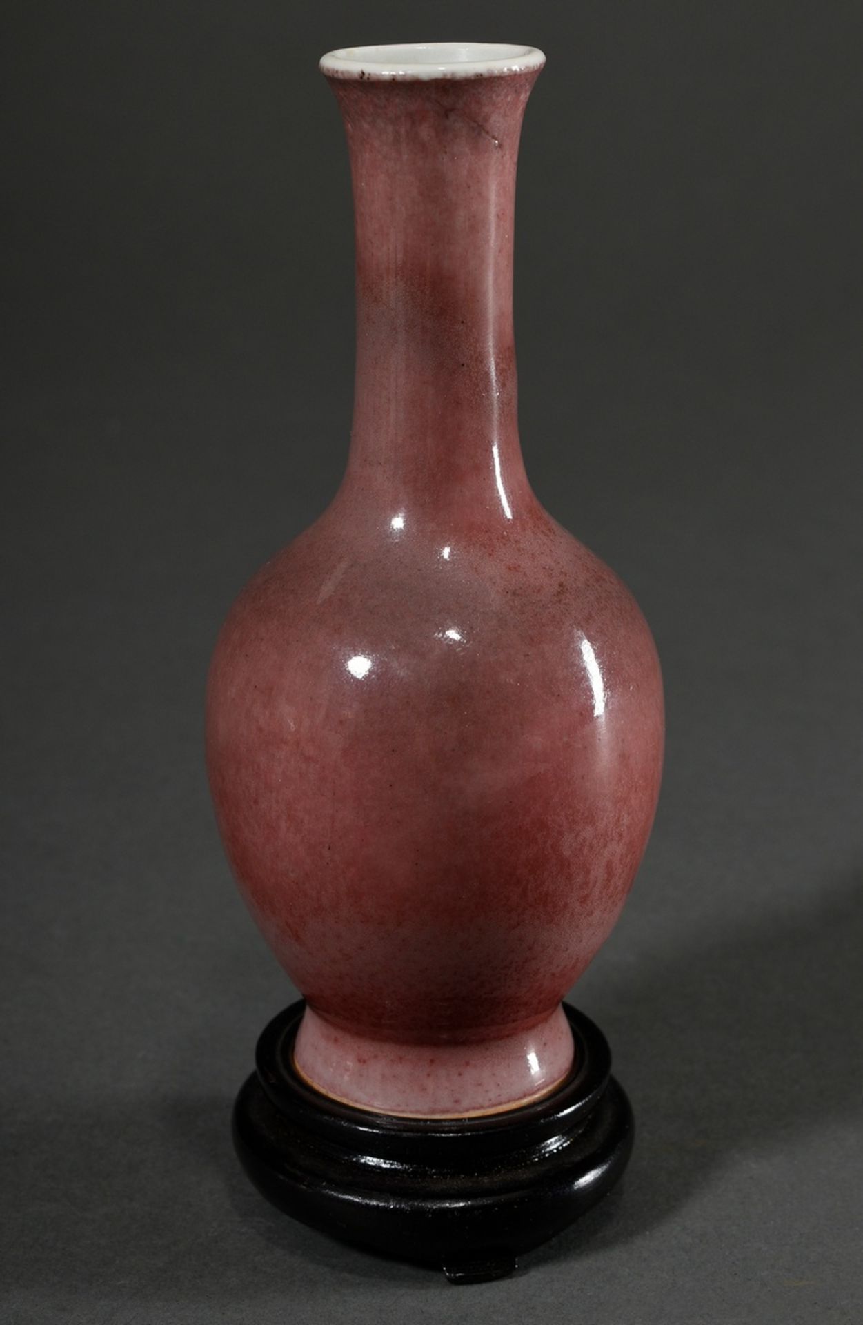 Small porcelain bottle vase with peach blossom glaze, China Qing dynasty, 6-character Kangxi mark, 
