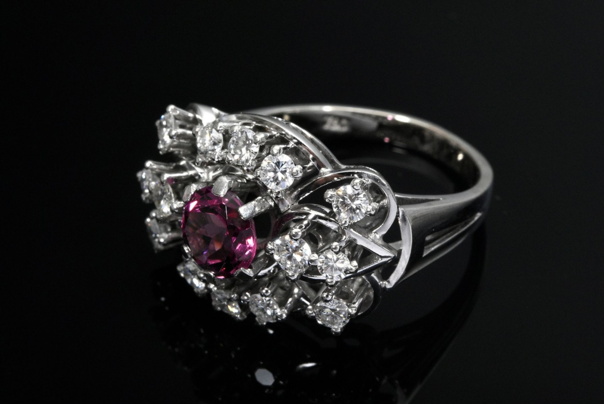 White gold 760 Ring with diamonds (total 0.80ct/VSI-SI/TCR) and centrally set pink tourmaline, circ - Image 2 of 4