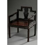 Chinesischer Blackwood Sessel mit breiter Sitzfläche und ornamental beschnitztem Gestell "Fledermau